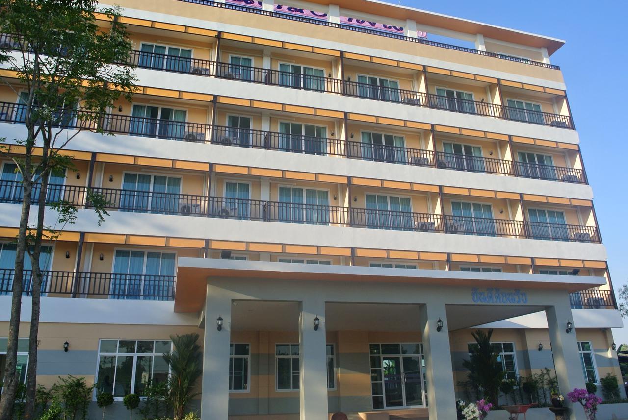 Baan Duangkamol Hotell Phitsanulok Eksteriør bilde