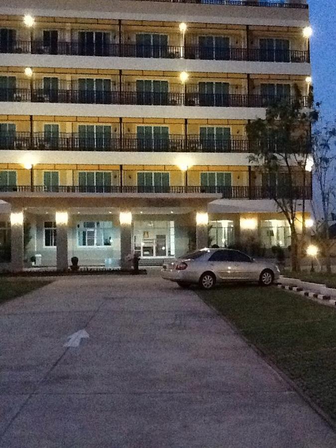 Baan Duangkamol Hotell Phitsanulok Eksteriør bilde