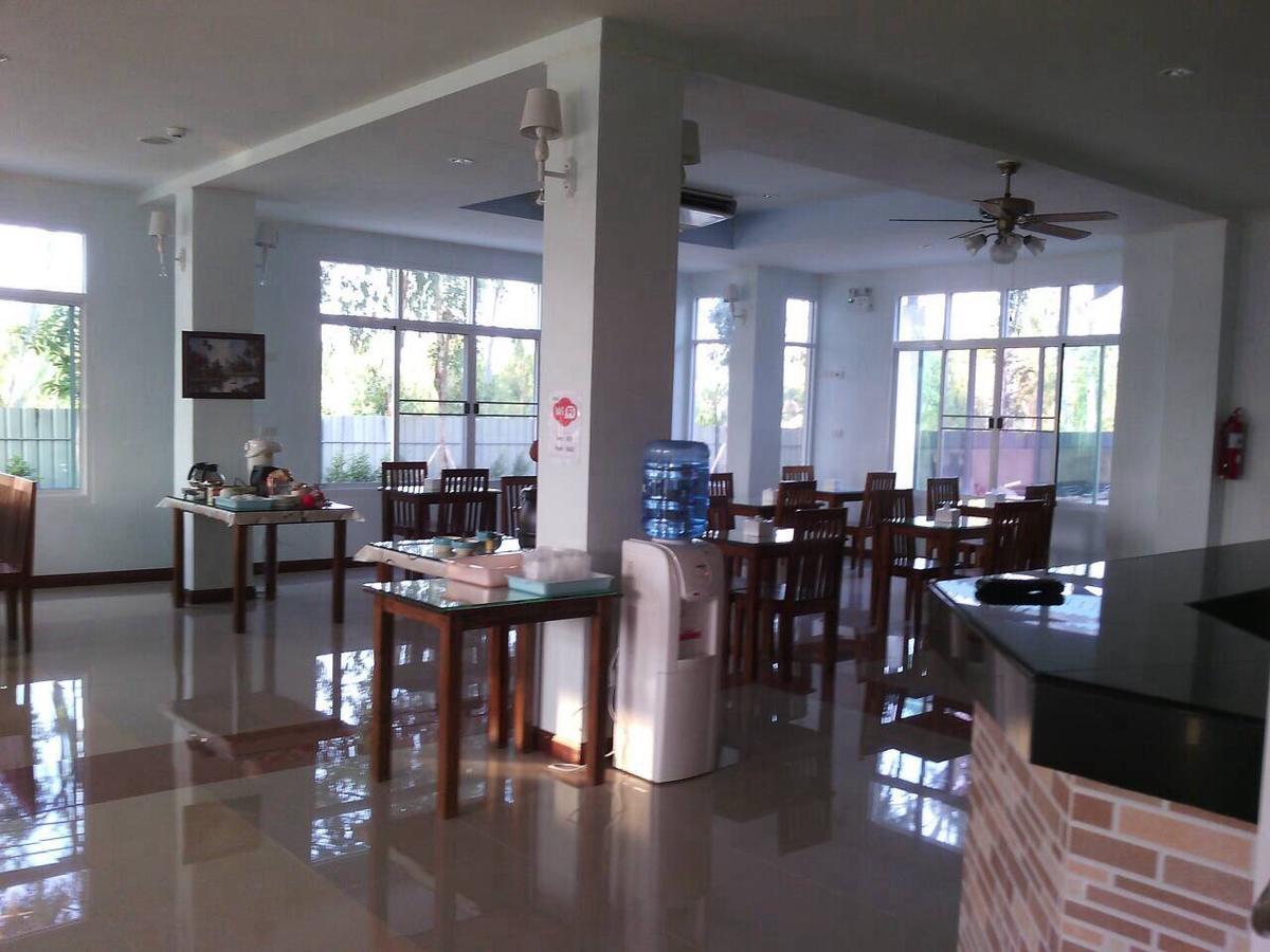 Baan Duangkamol Hotell Phitsanulok Eksteriør bilde